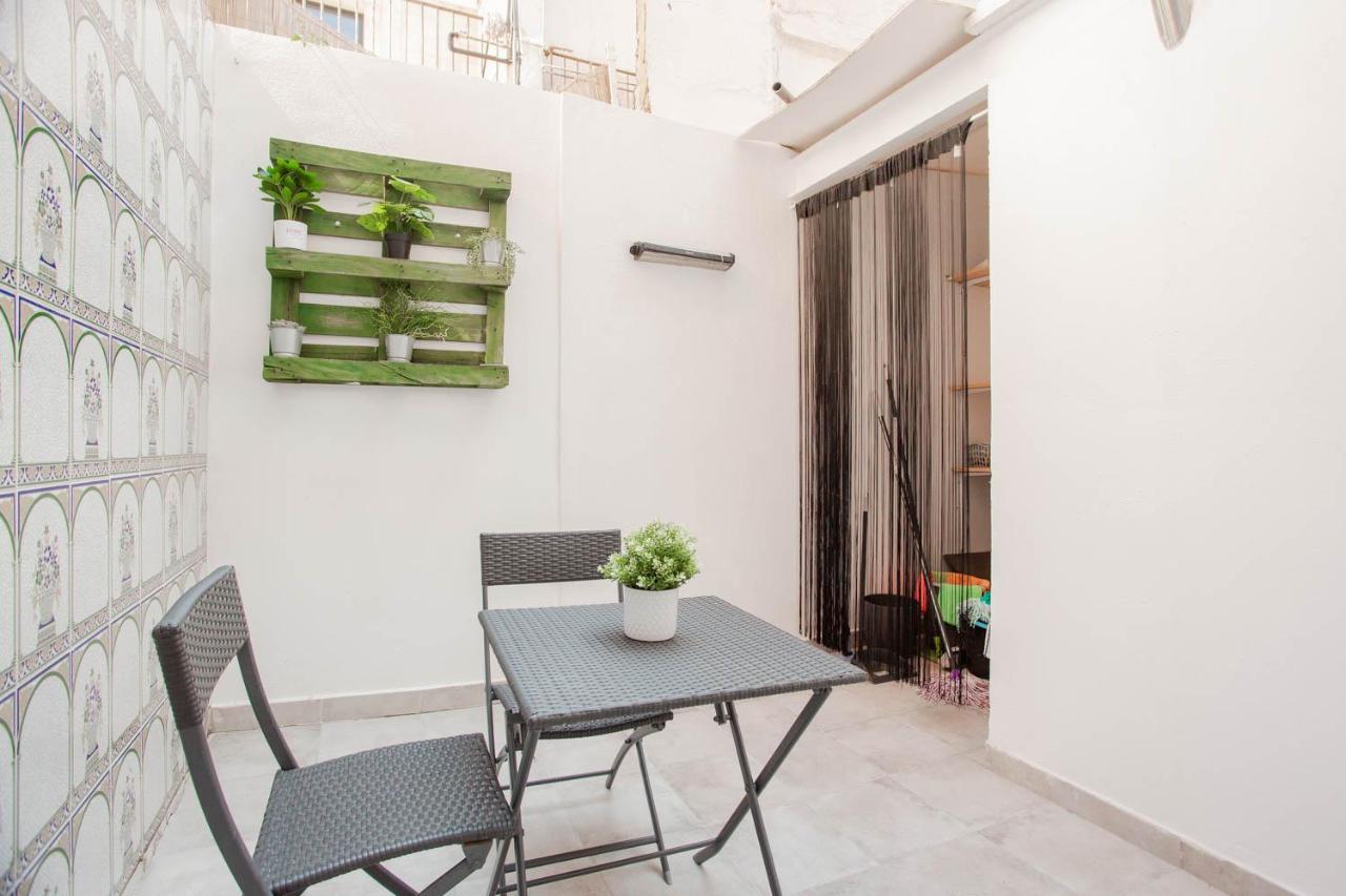 Lovely Home With Sunny Patio Near The Beach Valencia Exterior photo